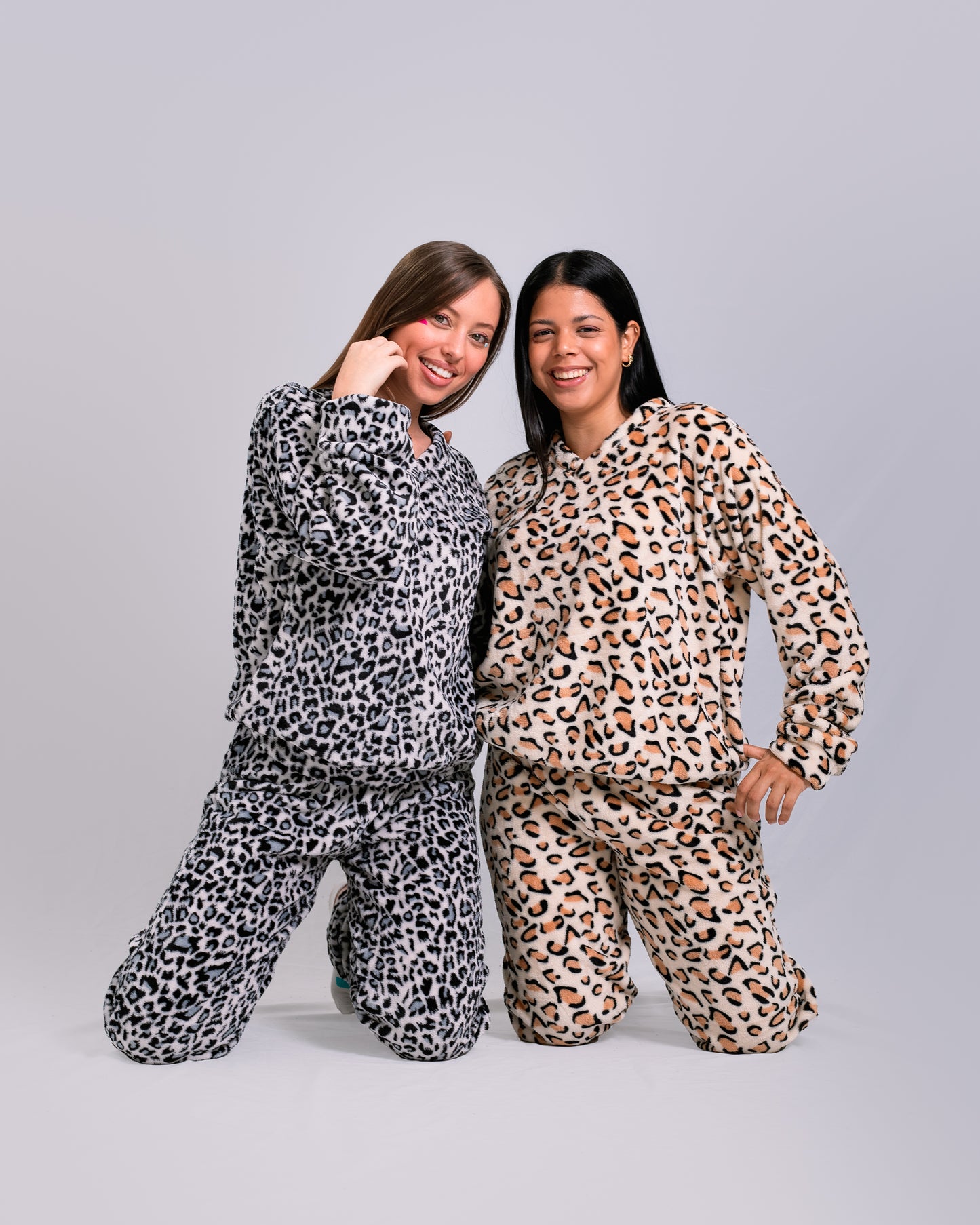 Pijama temática de dos piezas Animal Print Beige